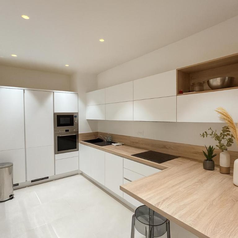 L'Elegant Paradoux - 3 sdb - 2 wc - Ascenseur - Parking - Plein Centre - Apartamento - 5