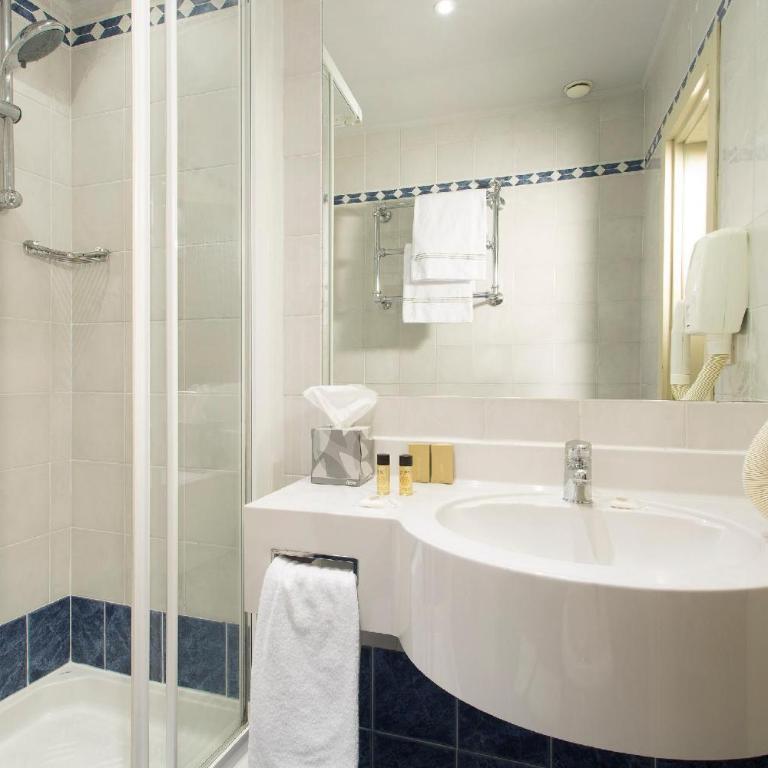 Grand Hotel Cavour - Camera Queen - 4