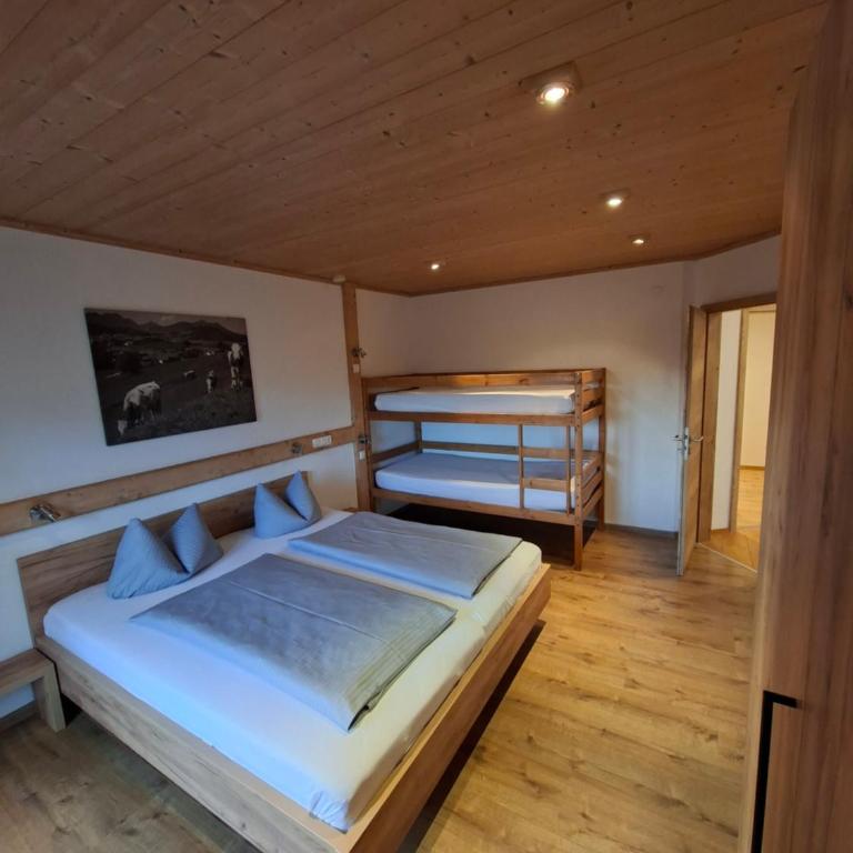 Landhaus Poppler mit Aufzug - Apartment mit 1 Schlafzimmer - 27