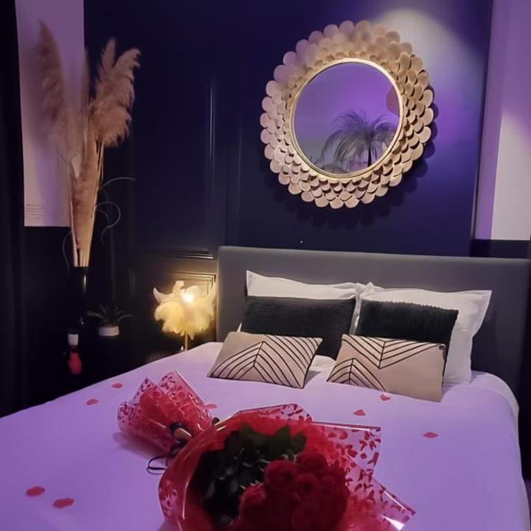 Suite Passion - Jacuzzi privé - Table massage - Deluxe One-Bedroom Apartment - 12