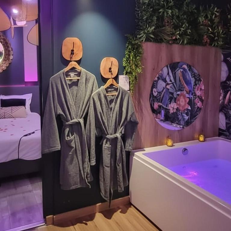 Suite Passion - Jacuzzi privé - Table massage - Deluxe One-Bedroom Apartment - 10