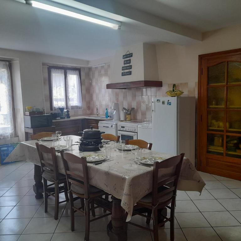 Voiron grande maison - Three-Bedroom House - 21