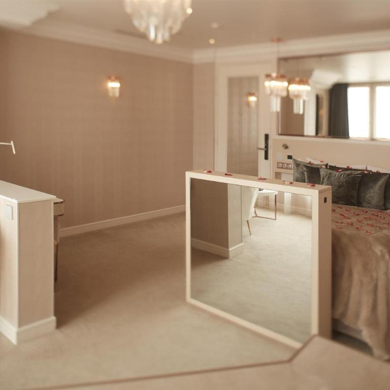 Paris j'Adore Hotel & Spa - Chambre Prestige Sublime avec Bain à Remous - 3