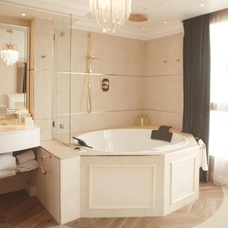 Paris j'Adore Hotel & Spa - Chambre Prestige Sublime avec Bain à Remous - 4