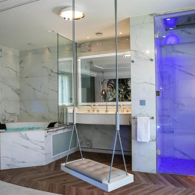 Paris j'Adore Hotel & Spa - Chambre Extravagante Deluxe avec Bain à Remous - 4