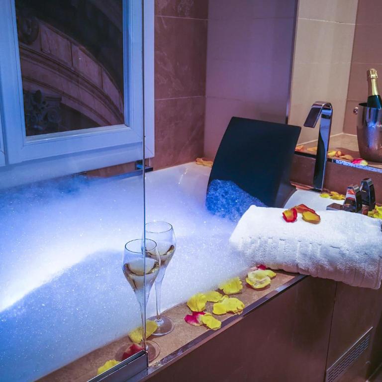 Secret de Paris - Hotel & Spa - Chambre Atelier d'Artiste avec Bain à Remous - 2