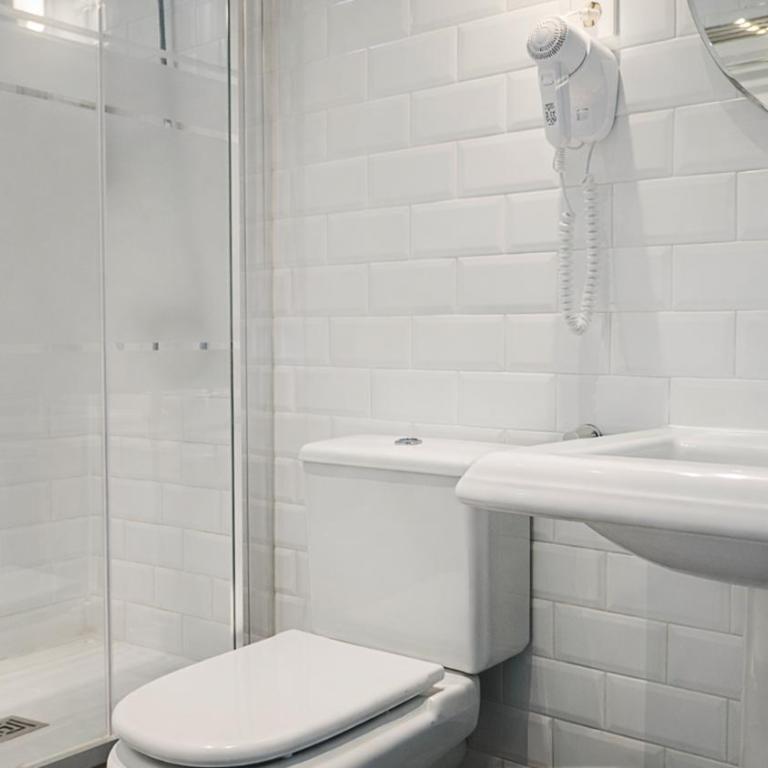 Room Casa Gracia - Deluxe Double or Twin Room with City View - 6