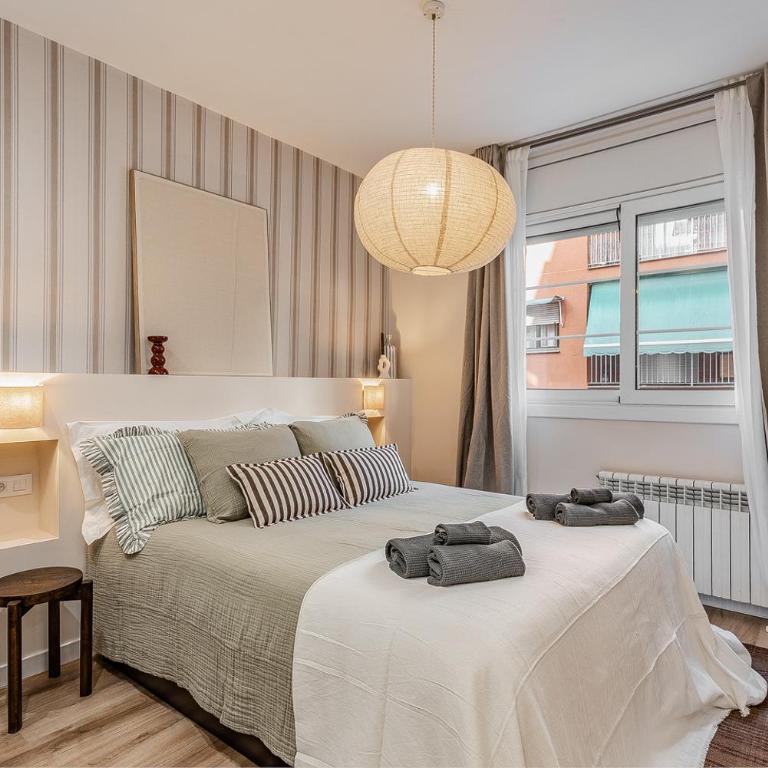 Comfortable and spacious flat in Barcelona - Three-Bedroom Apartment - 18