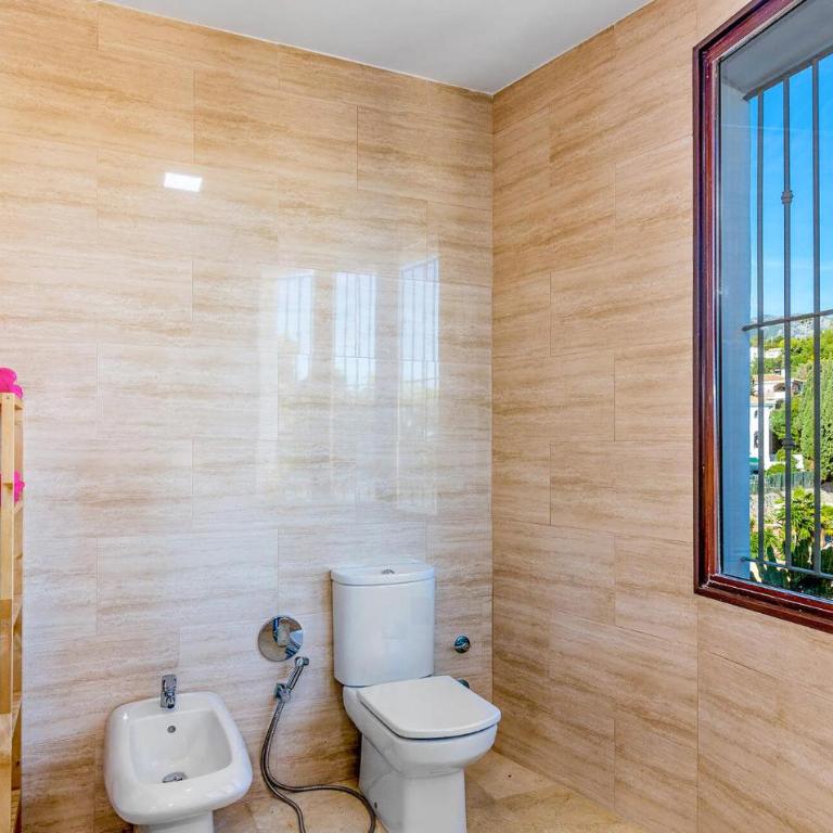 Amazing Home In Mijas Costa - Casa de vacaciones de 5 dormitorios - 12