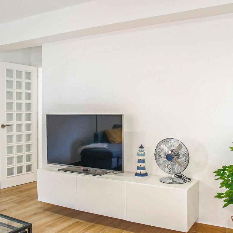 Lovely Apartment In Almeria With Wifi - Apartamento de 3 dormitorios - 7