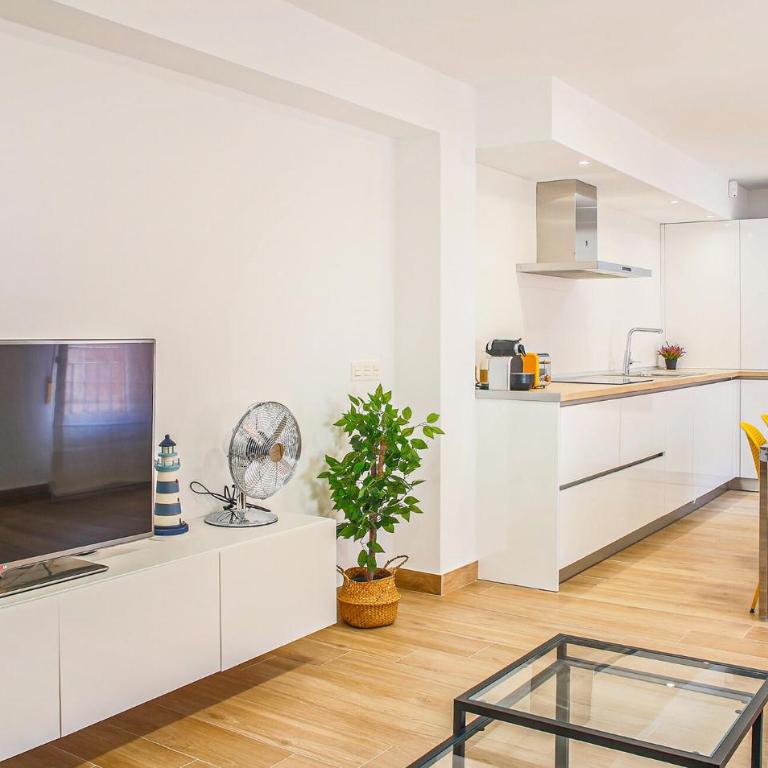 Lovely Apartment In Almeria With Wifi - Apartamento de 3 dormitorios - 8