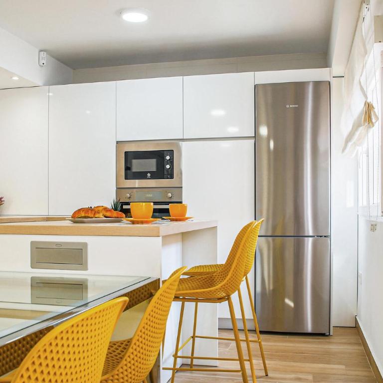 Lovely Apartment In Almeria With Wifi - Apartamento de 3 dormitorios - 9