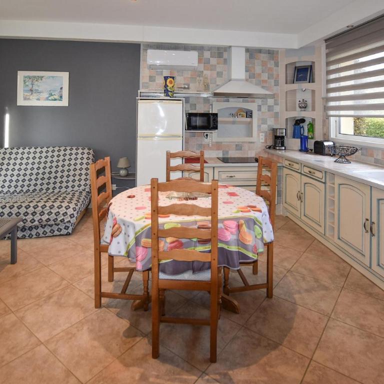 Maison Avec Piscine - Maison de Vacances 1 Chambre - 3