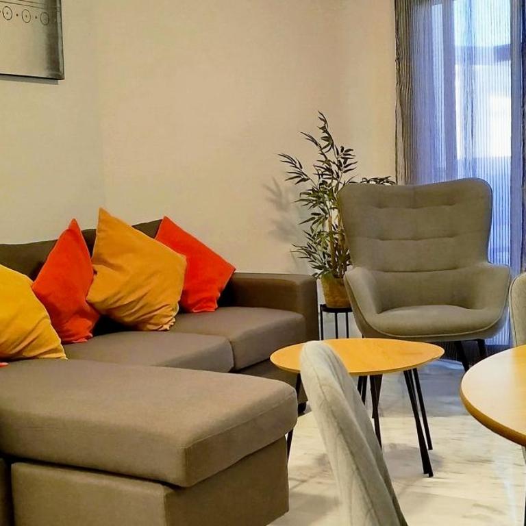 Apartamento con terraza soleada y piscina en Benalmádena cerca de la playa - Two-Bedroom Apartment - 13