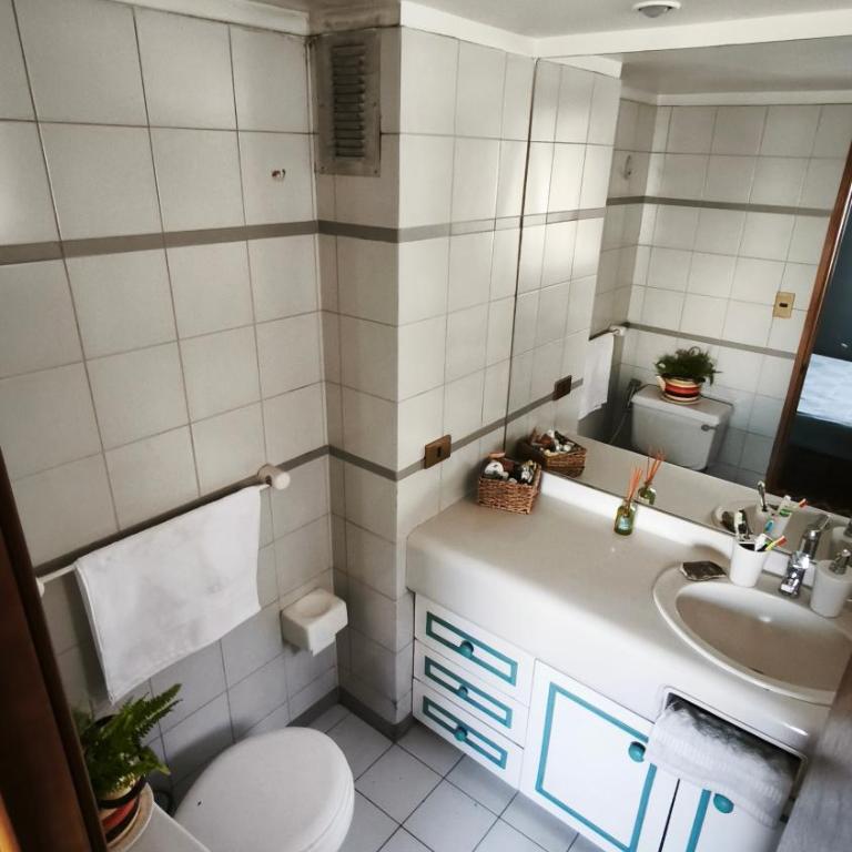 Cómoda Habitación doble, baño privado cercana al metro en Las Condes - Double Room with Private Bathroom - 7
