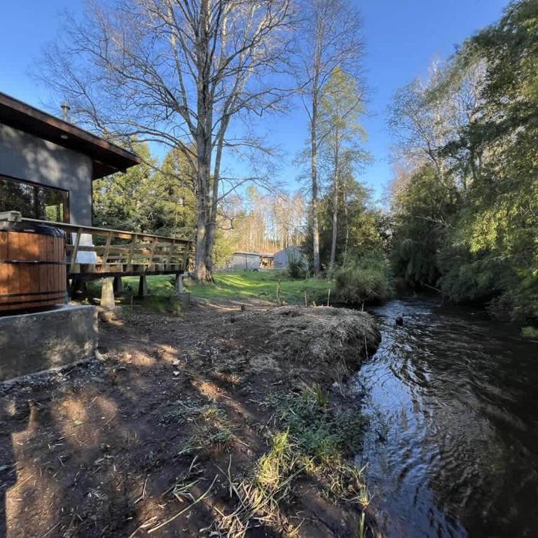 BUHO Cabin Cypress BBQ Smart TV Wood Hot Tub - Bungalow - 10