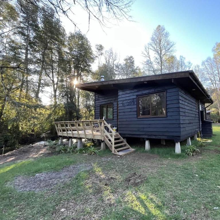 BUHO Cabin Cypress BBQ Smart TV Wood Hot Tub - Bungalow - 5
