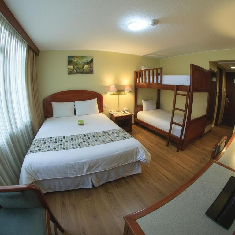 Hotel Republica - Habitación Cuádruple Clásica - 5