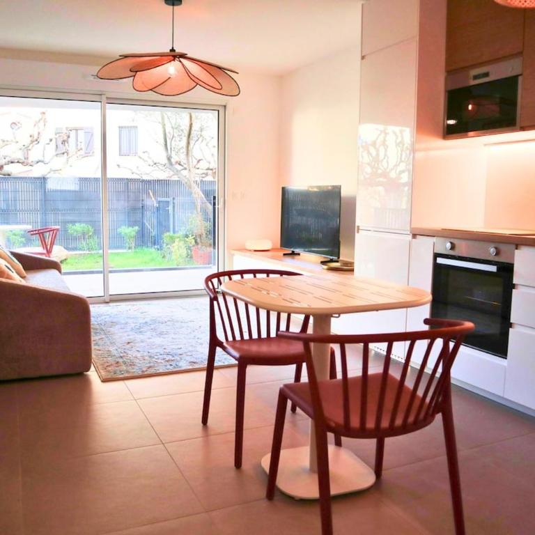 Appartement à 150m de la Mer - Le Bel Azur - Two-Bedroom Apartment - 15