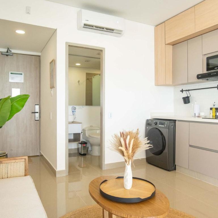 Elegant Beachview 1BR with Balcony in Crespo - One-Bedroom Apartment with Balcony - 7