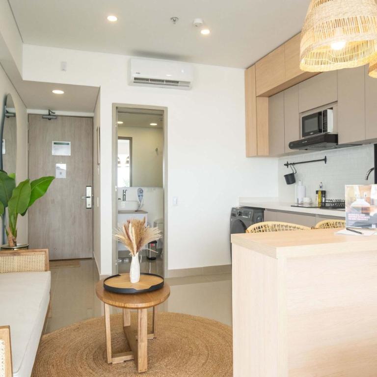 Elegant Beachview 1BR with Balcony in Crespo - One-Bedroom Apartment with Balcony - 8