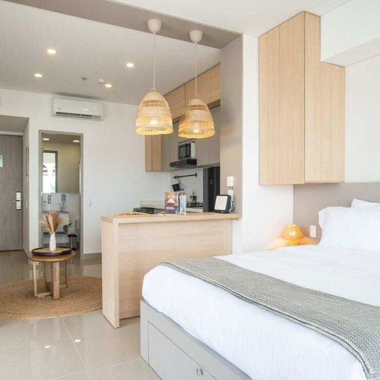 Elegant Beachview 1BR with Balcony in Crespo - One-Bedroom Apartment with Balcony - 11