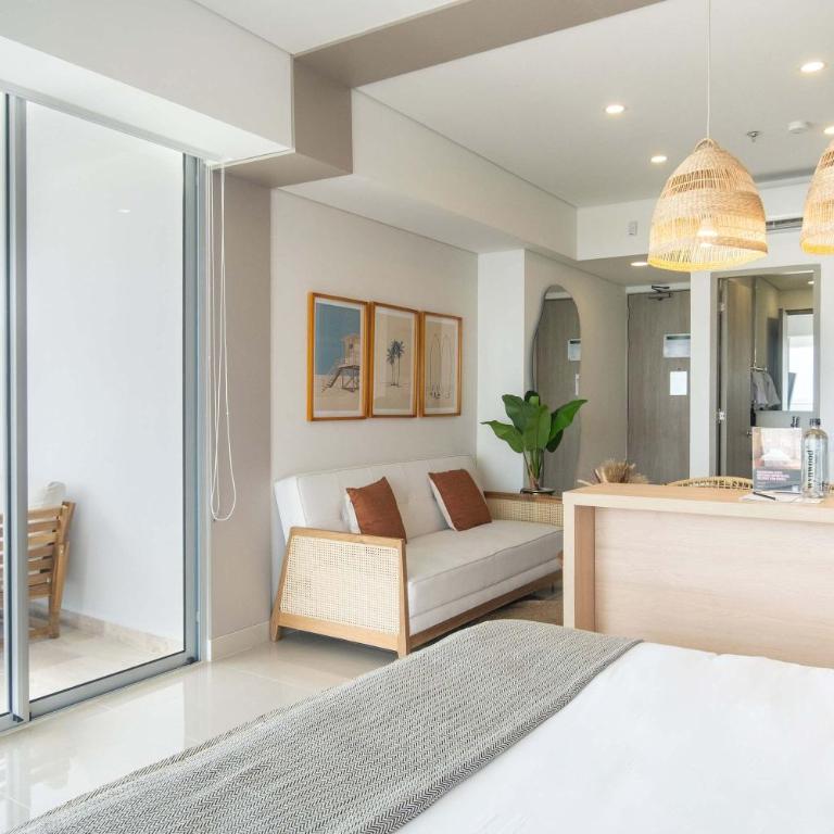 Elegant Beachview 1BR with Balcony in Crespo - One-Bedroom Apartment with Balcony - 15