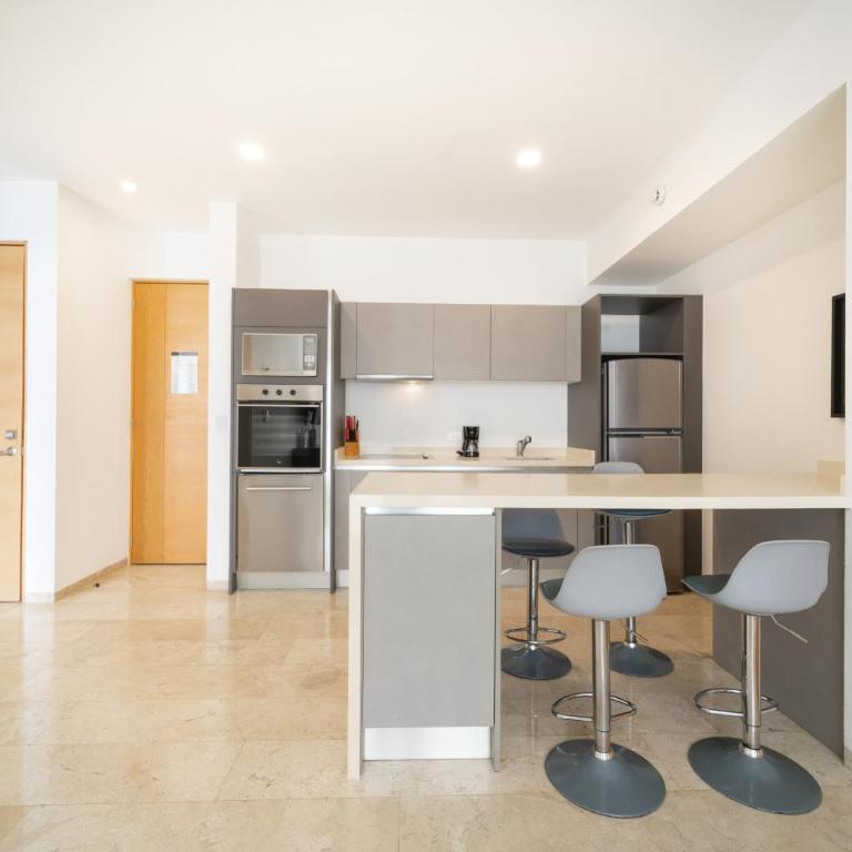 2 Bedroom Condo with Pool - The Shore, Sasha I - 314 - Apartamento - 10
