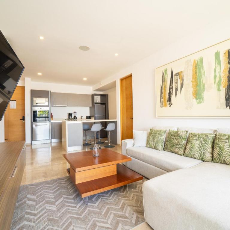 2 Bedroom Condo with Pool - The Shore Sasha II - 407 - Apartment - 12
