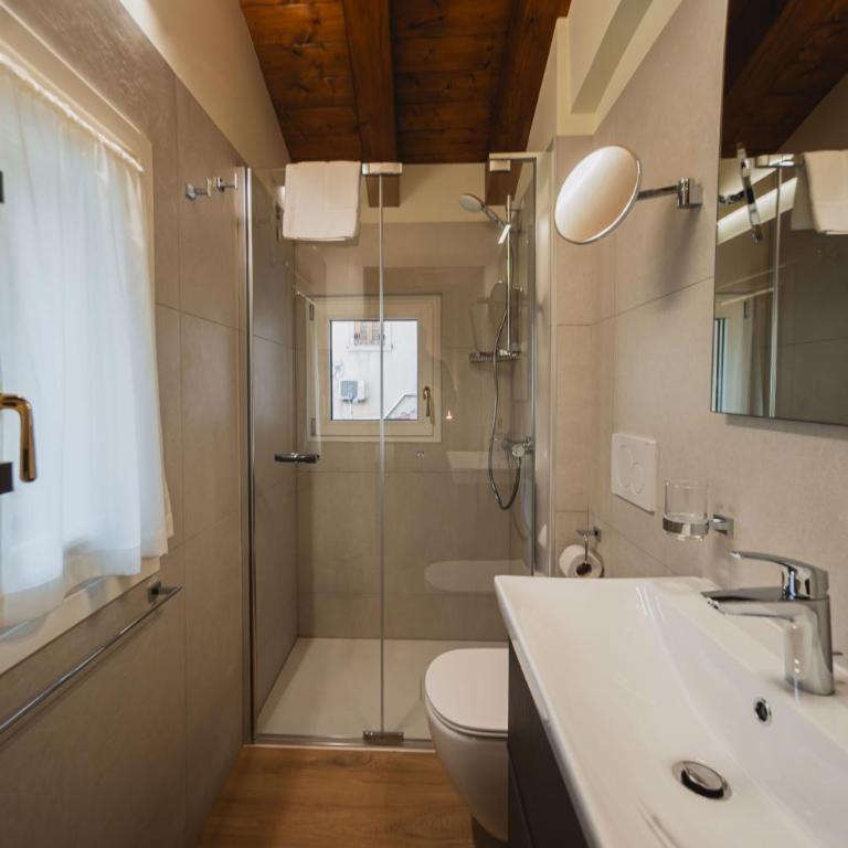 Palazzo San Pietro - Appartamento con 2 Camere da Letto e Balcone - 13