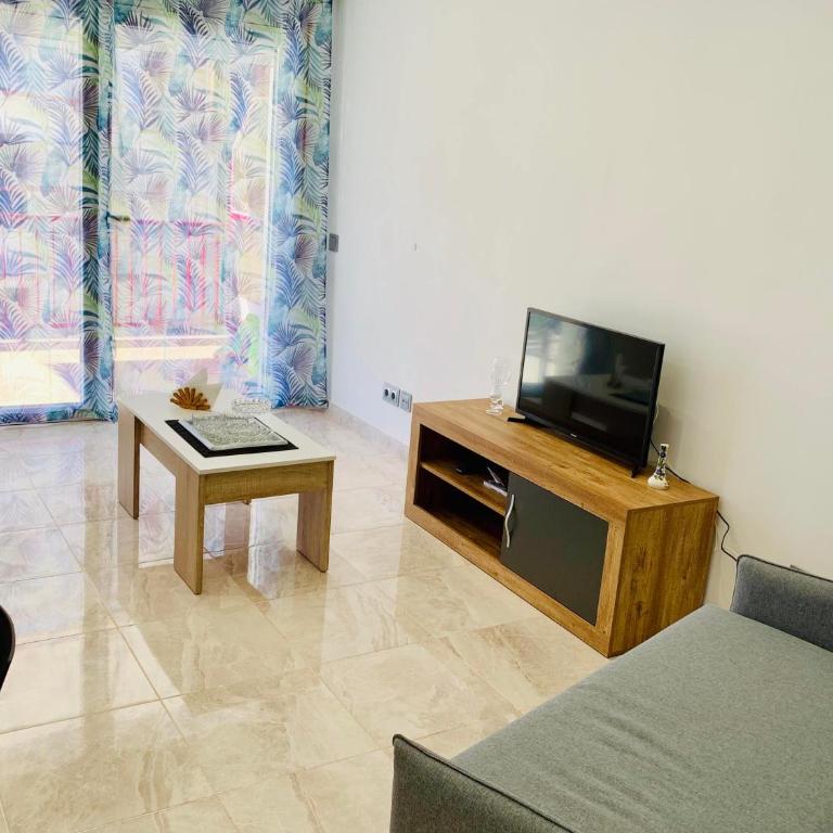 Home Avenida Salou - Two-Bedroom Apartment - 4
