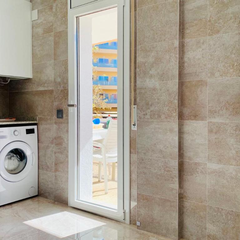 Home Avenida Salou - Two-Bedroom Apartment - 14