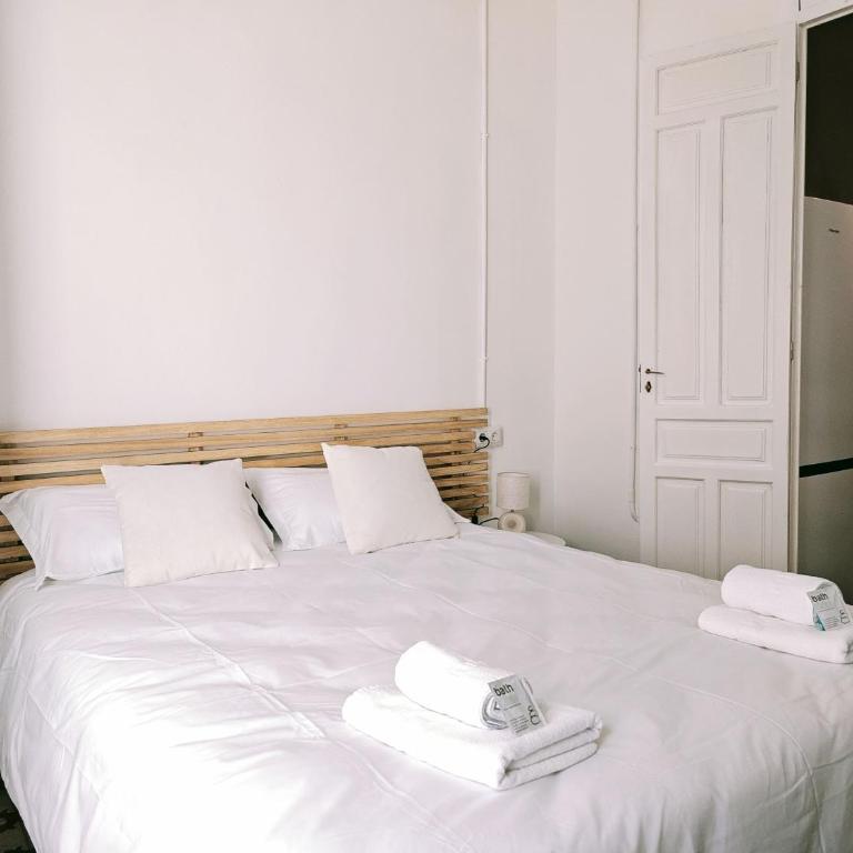 Old Town Alicante, Beach, Food & City Life - Three-Bedroom Apartment with Balcony - 36