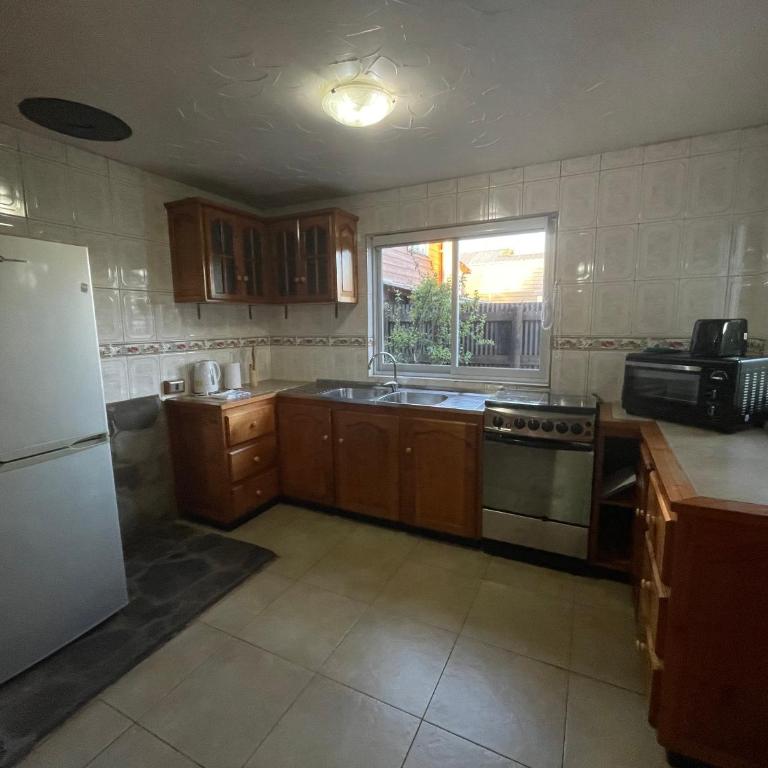 Arriendo amplia casa de 4 habitaciones y 2 baños - Casa de 4 dormitorios - 6