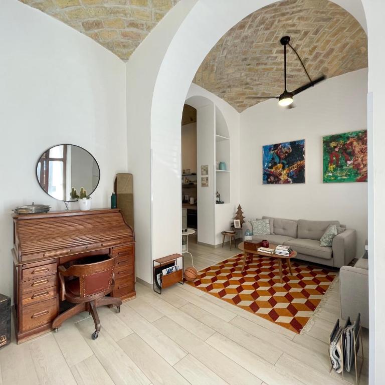 B&B Santi Quattro Al Colosseo - Appartamento Loft con 1 Camera da Letto e Balcone - 2