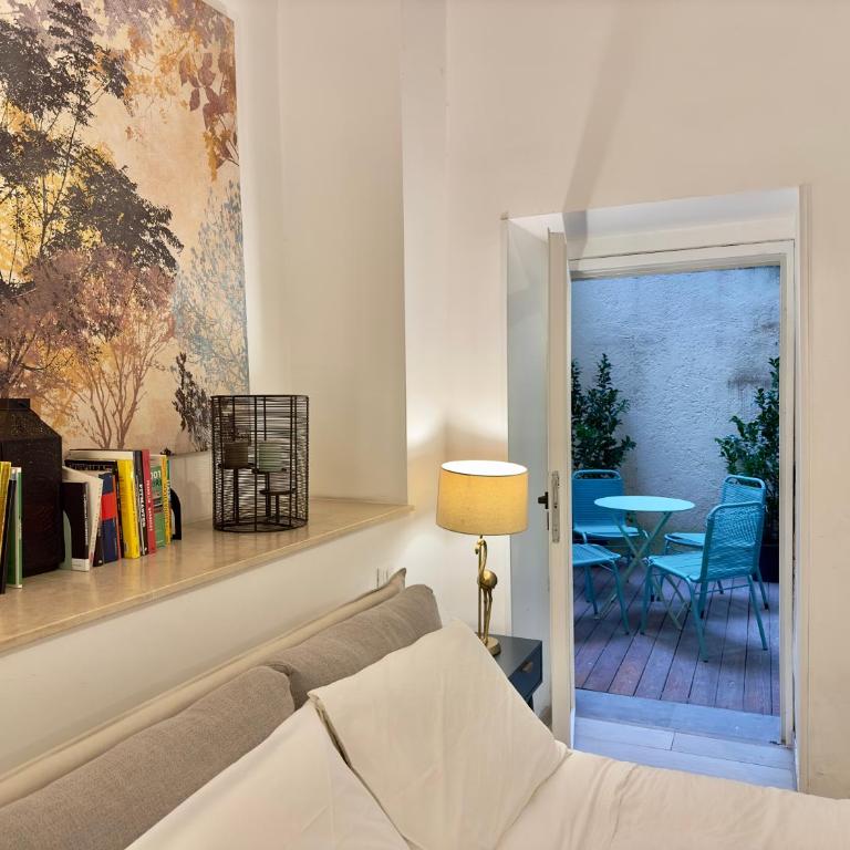 B&B Santi Quattro Al Colosseo - Appartamento Loft con 1 Camera da Letto e Balcone - 5