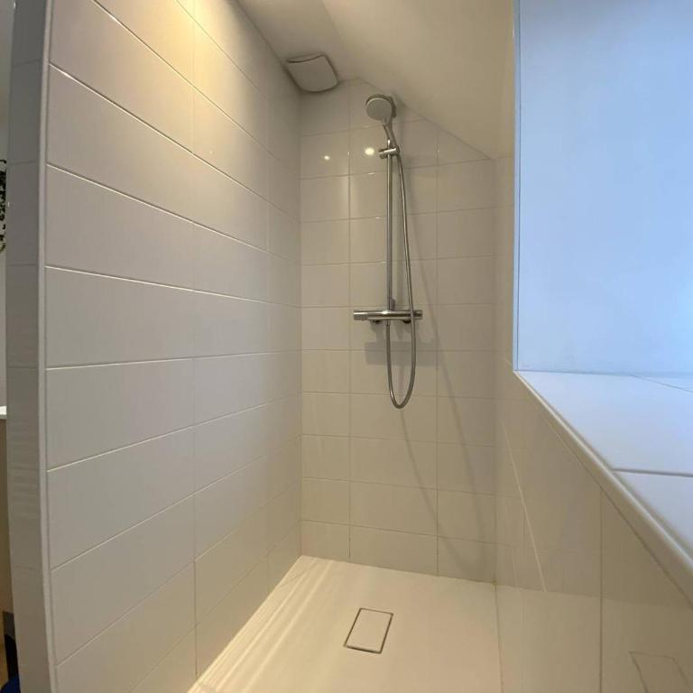 Maison VUE SUR MER plage de Trestrignel avec WIFI à PERROS-GUIREC - Réf 817 - Casa con 1 dormitorio - 8