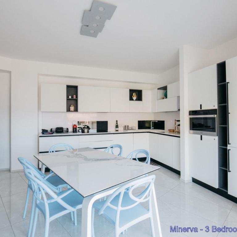 Minerva Apartment Azuria & Tulipan Apartment by Taormina Holidays - Three-Bedroom Apartment - 3