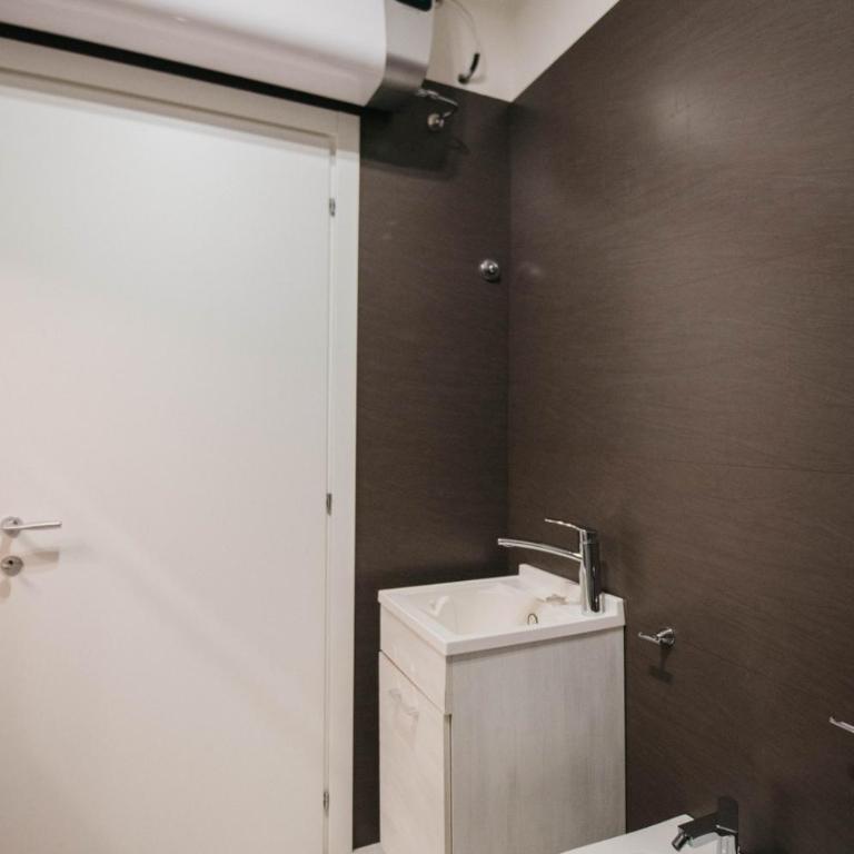 Minerva Apartment Azuria & Tulipan Apartment by Taormina Holidays - Three-Bedroom Apartment - 14