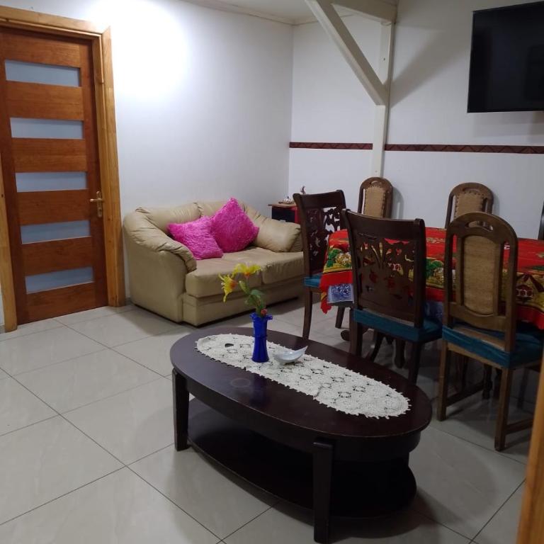 hostal sebastian - Three-Bedroom House - 2