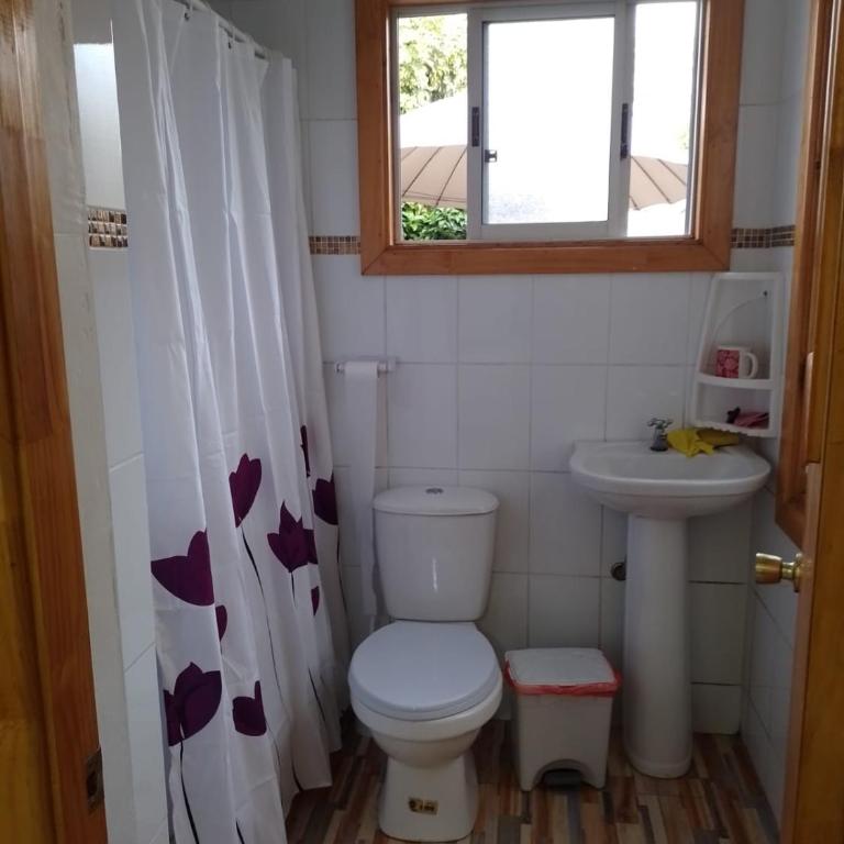 hostal sebastian - Three-Bedroom House - 13