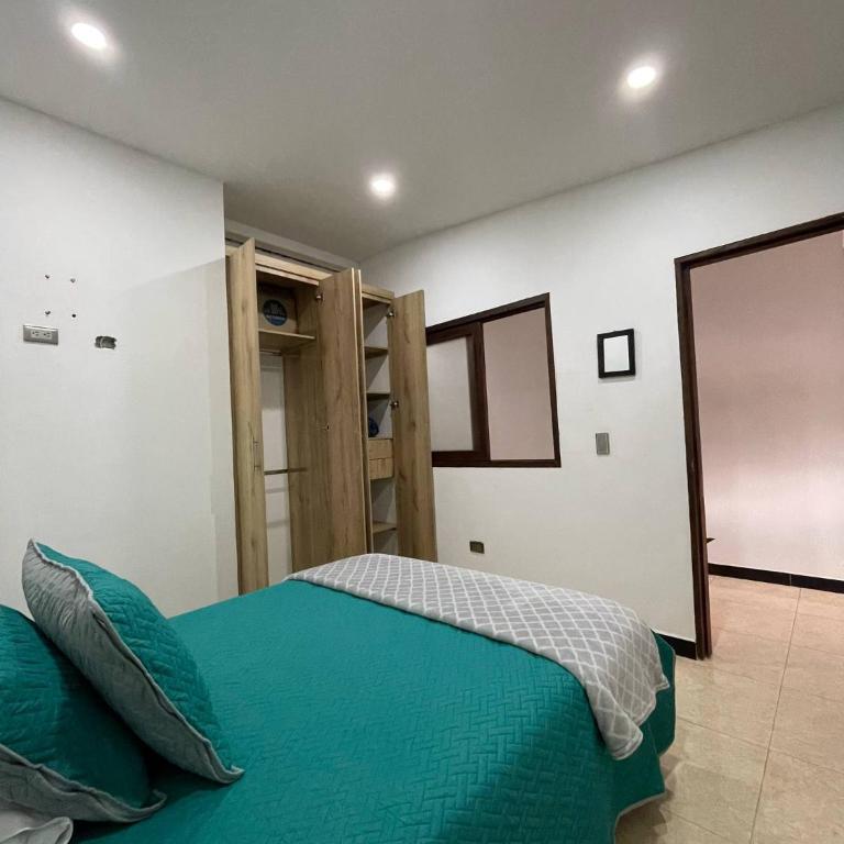 Apartamento Privado en el Centro, Programación de Tours y Mas - Two-Bedroom Apartment with Balcony - 8