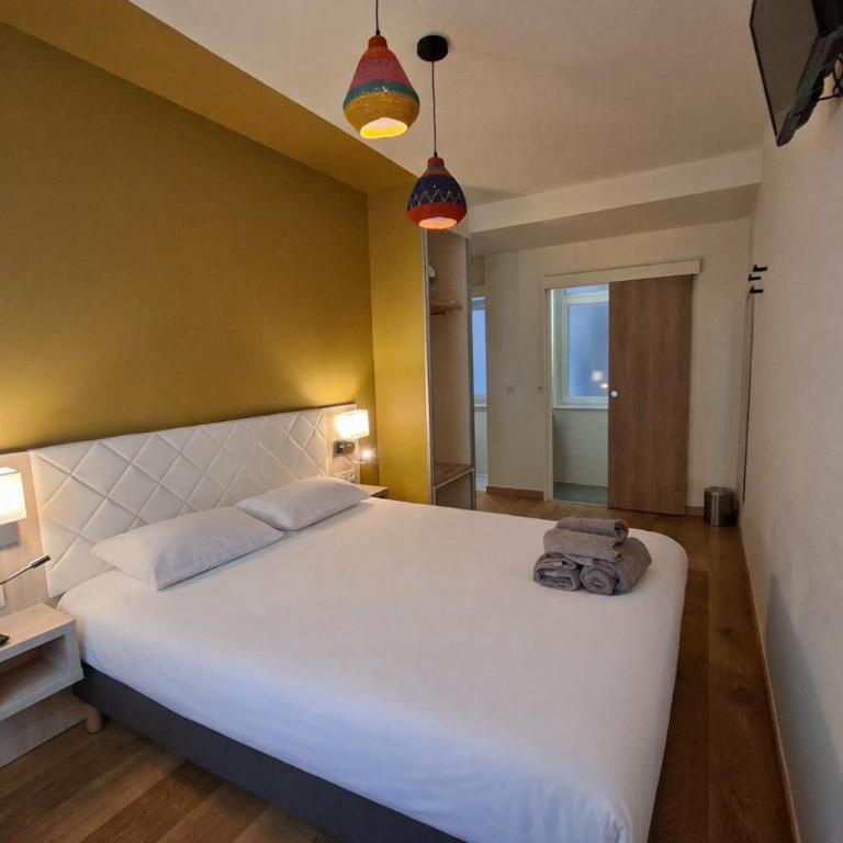 HOTEL AMBASSADEUR - Chambre Supérieure Plus - 3