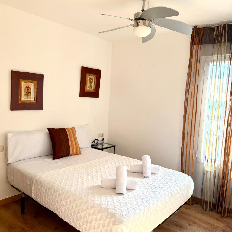Gohome Granada Norte - Three-Bedroom Apartment with Mountain View - 23