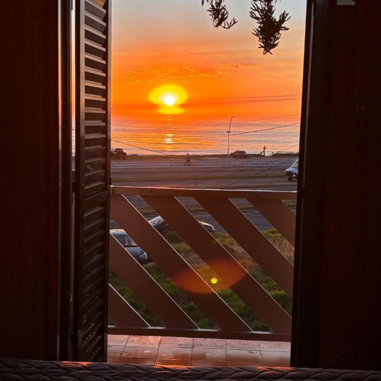 Departamento frente al mar, remodelado y equipado - Two-Bedroom Apartment - 3