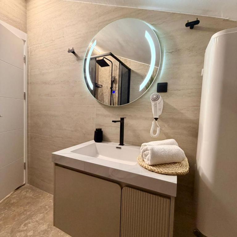 Urban Apartments Babilonija - Apartman sa 2 Spavaće Sobe i Balkonom - 21