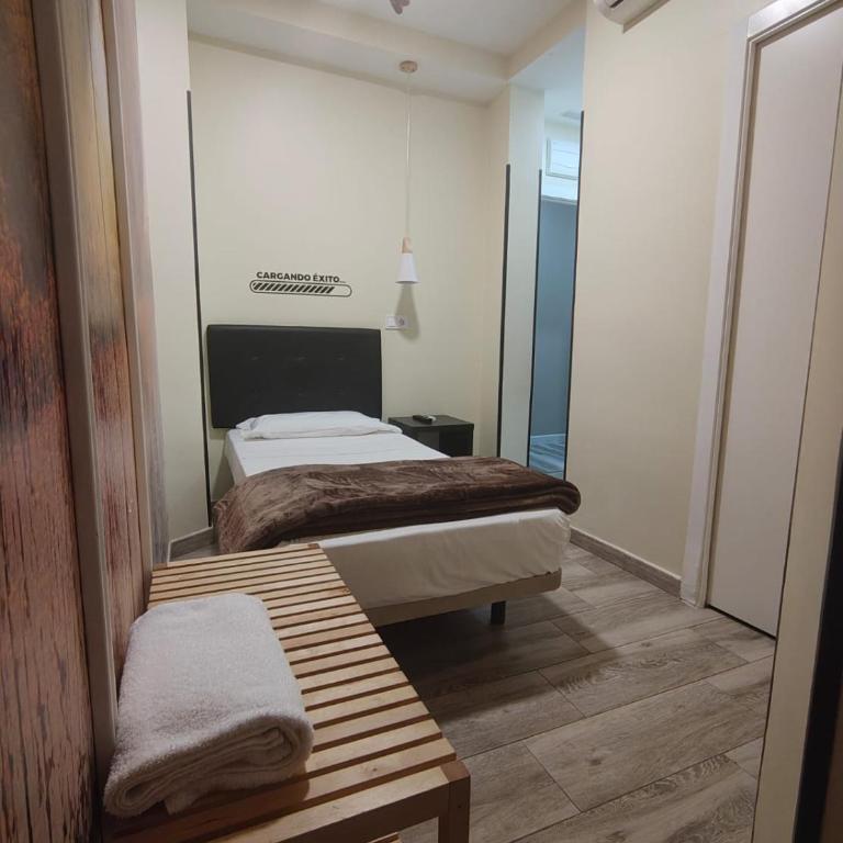 Hostal JQ Madrid 1 - Chambre Simple avec Salle de Bains Privative - 6