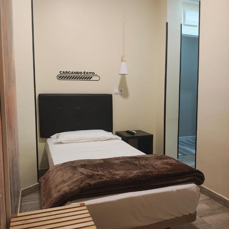 Hostal JQ Madrid 1 - Chambre Simple avec Salle de Bains Privative - 7