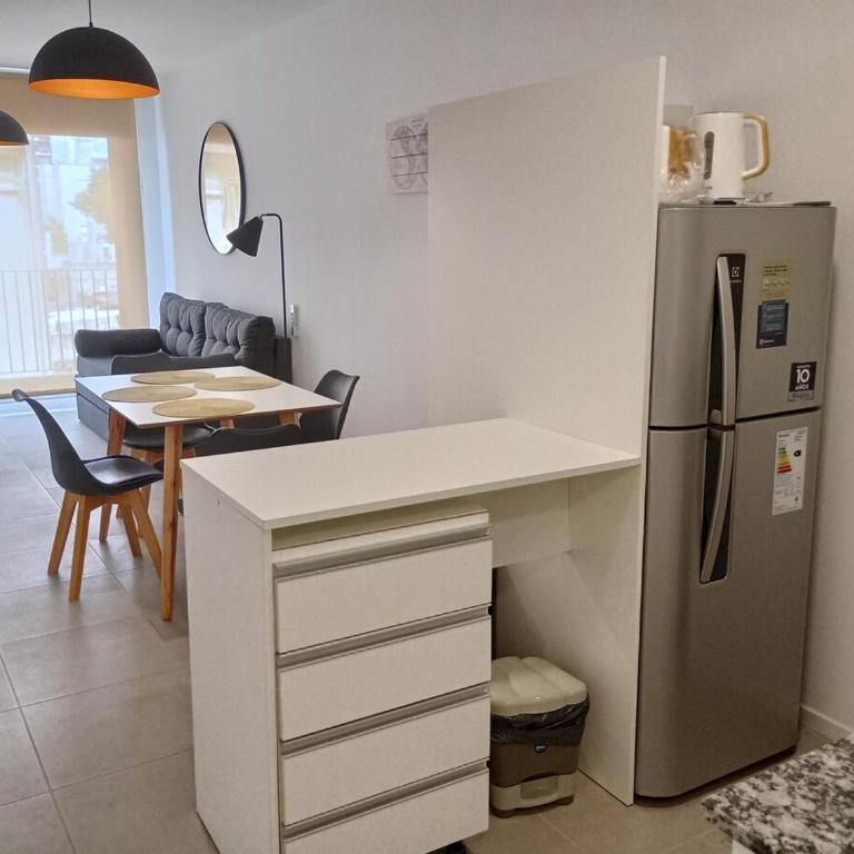 Departamento céntrico bien conectado con balcón - Apartamento - 7