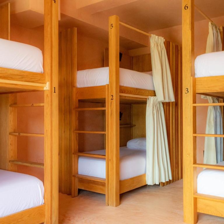 Casa Toro La Punta - Cama en habitación compartida femenina de 6 camas - 4